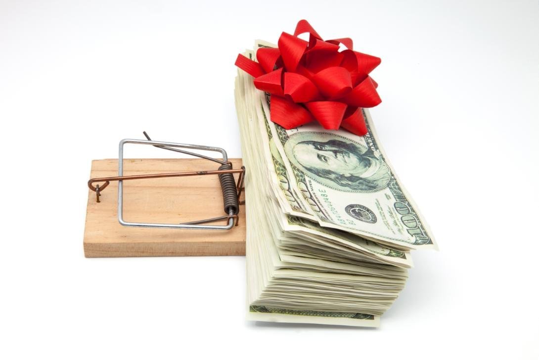 Regalos de dinero con humor: productos chorra que te arrancan una risa (y un billete)